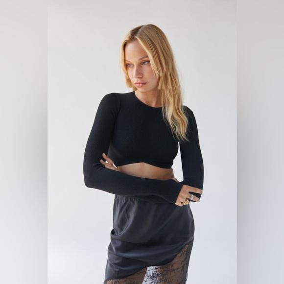 Urban Outfitters Out from Under Mara Longsleeve Black Bra Top w/ thumb holes - Picture 1 of 4